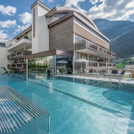 Bergland Design- Und Wellnesshotel 5*