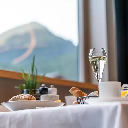 Bergland Design- Und Wellnesshotel 5* ゼルデン