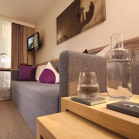 Bergland Design- Und Wellnesshotel ホテル 5*