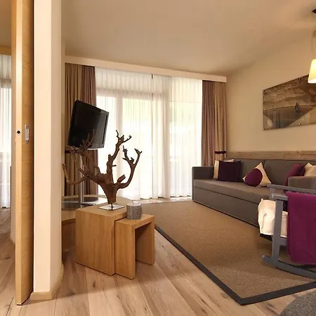 Bergland Design- Und Wellnesshotel Ζόλντεν
