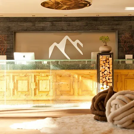 Ξενοδοχείο Bergland Design- Und Wellnesshotel