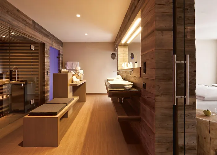 Готель Bergland Design- Und Wellnesshotel Зельден