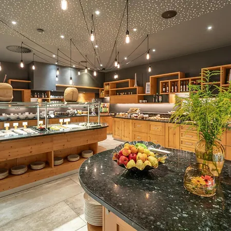 Bergland Design- Und Wellnesshotel Отель Зёльден